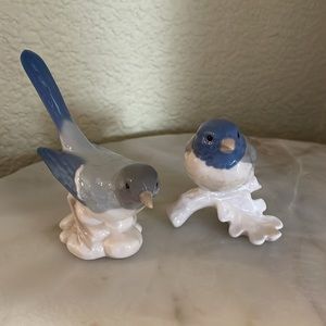 NWT Set-of-2 Beautiful Goebel W.Germany delicate porcelain bird figurines